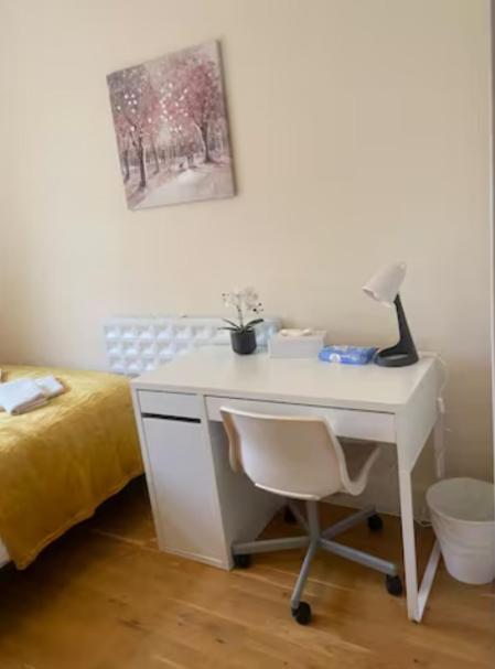 Homestay Cosy Private In Euston Square, *