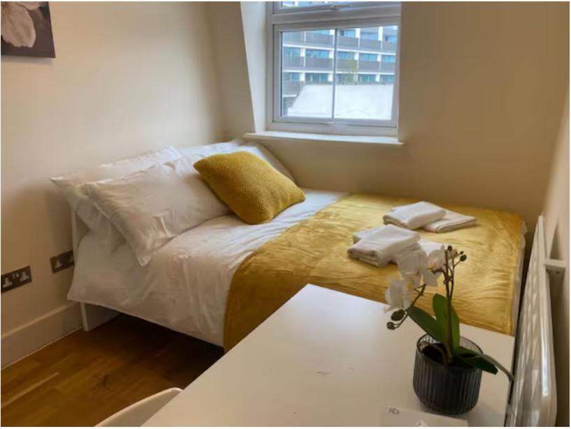Cosy Private In Euston Square, * London